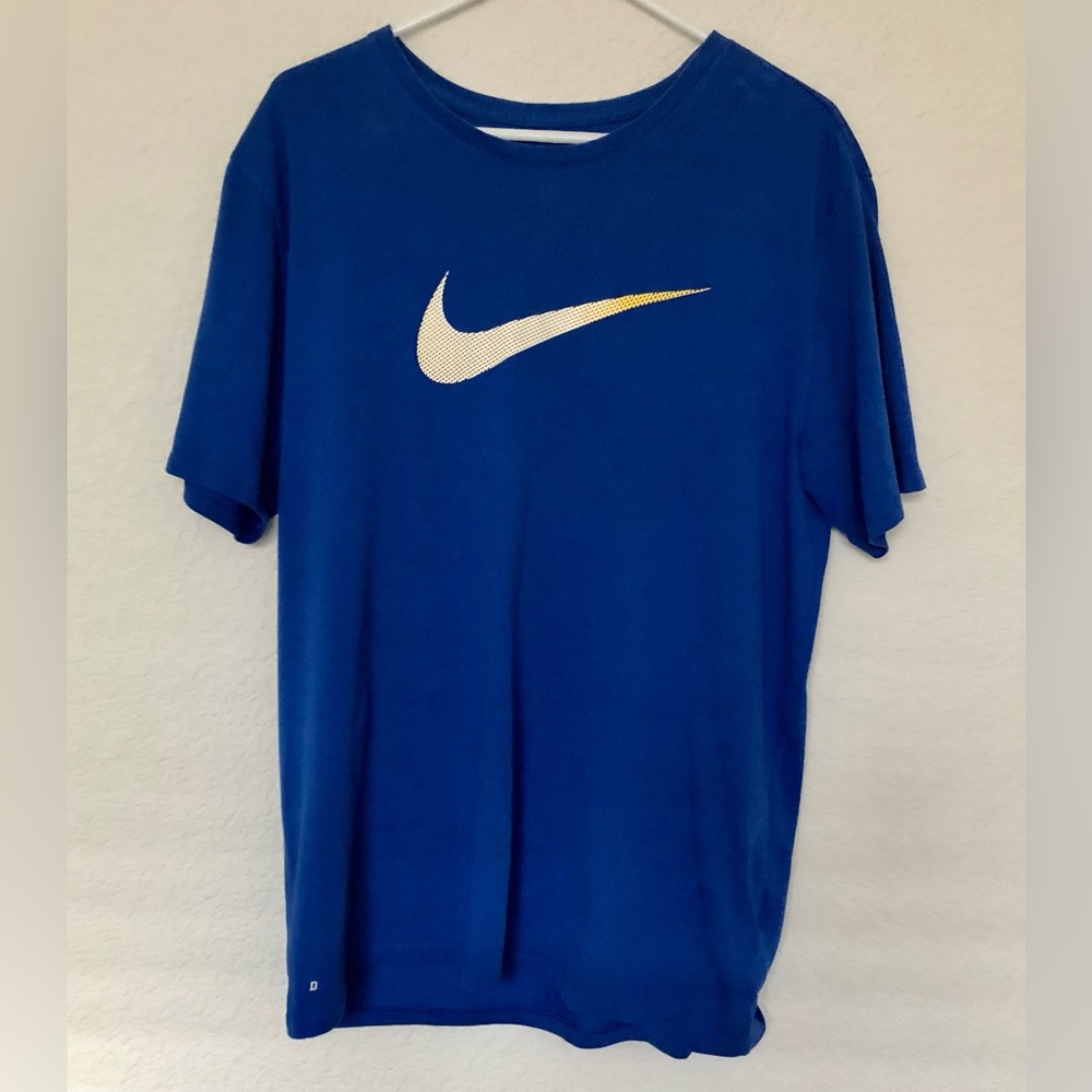 Nike Men’s DRI-FIT Short Sleeve T-Shirt